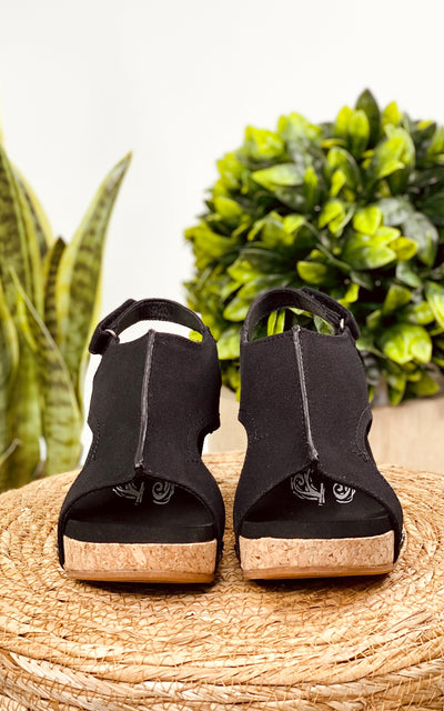 Very G Pauline Wedge in Black